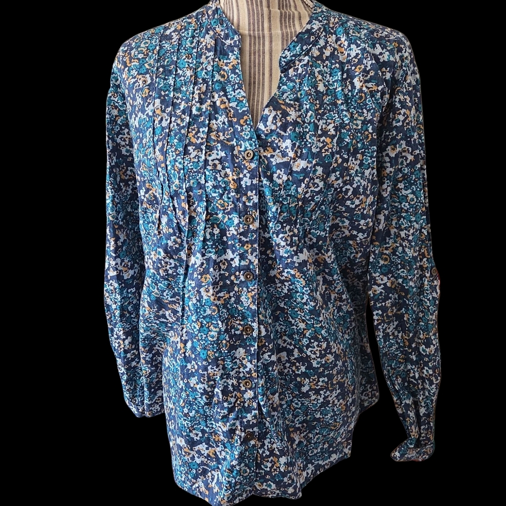 Laura Scott Blue Floral Button Down Blouse